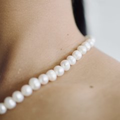 neKRASAVEC Perlový náhrdelník ze sladkovodních perel - BÍLÝ DEWI