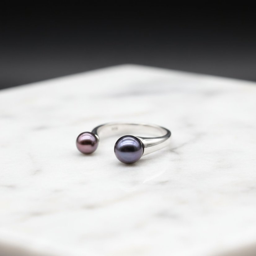 Stříbrný prsten s dvěma perlami - DARK