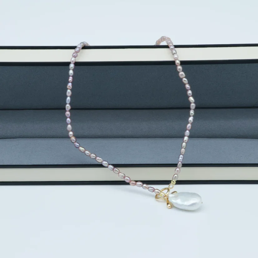 Perlový NÁHRDELNÍK - VIOLET BAROC - Barva zapínání: Stříbrná