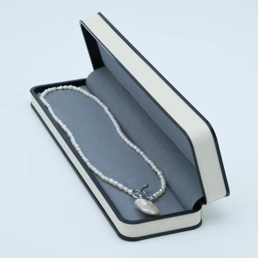 Perlový NÁHRDELNÍK - WHITE BAROC