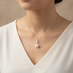 Stříbrný ŘETÍZEK s kulatou perlou